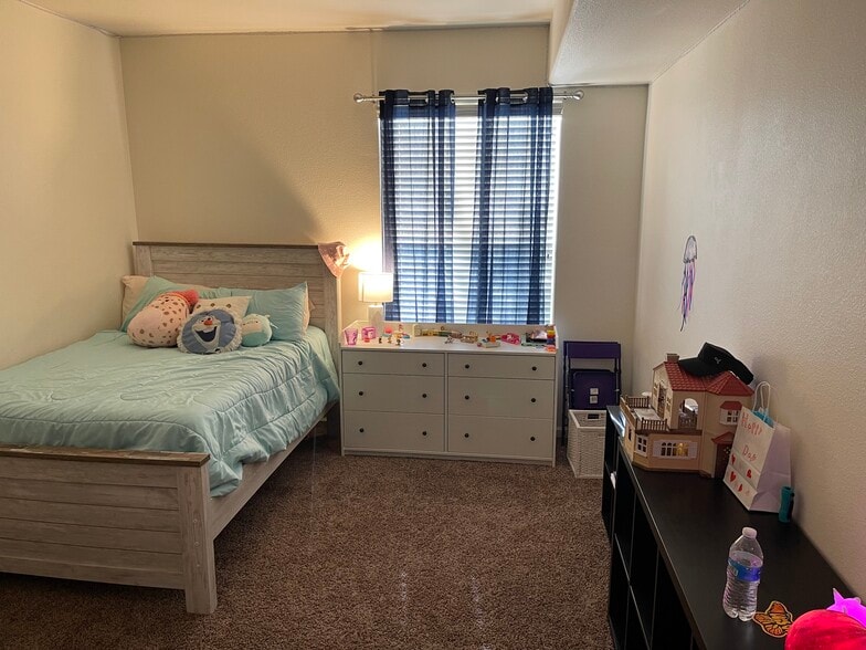 2nd bedroom - 17000 Wedge Pky