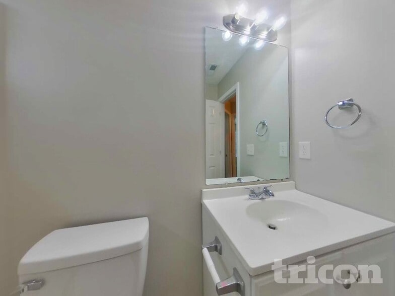 Building Photo - 7093 Springgrove Ct