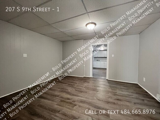 Building Photo - 207 S 9th St
