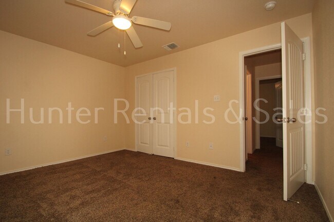 Building Photo - Beautiful 4-Bedroom, 2-Bath Home for Rent ...