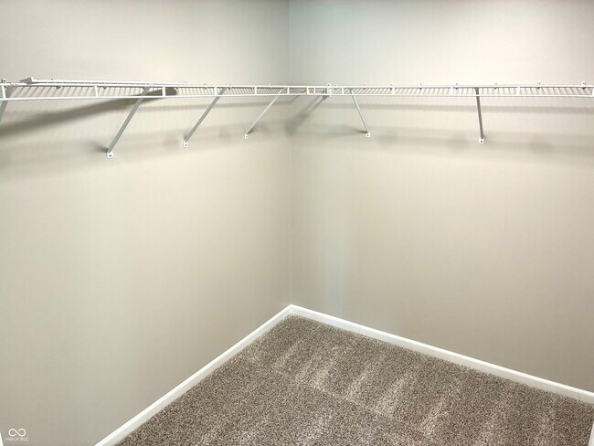 Building Photo - 5761 Cantigny Way S