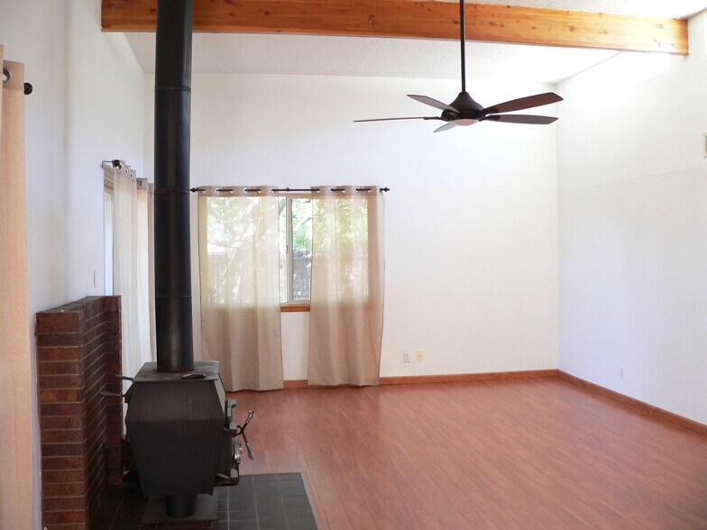 Great room - 1808 Tramway Terrace Loop NE