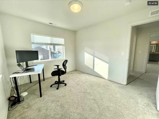 Building Photo - 2162 N Cloverleaf Wy