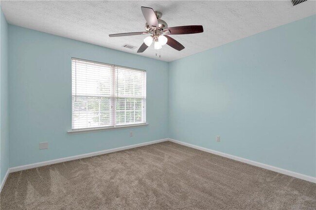 Building Photo - 709 Roxholly Ln NE