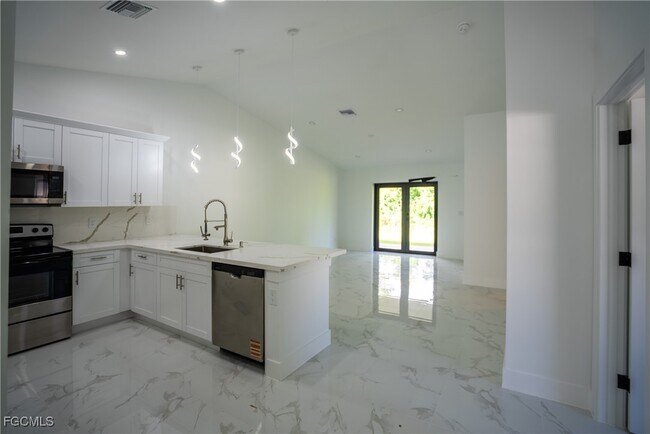 Building Photo - 4935 Leonard Blvd S