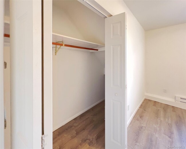 Building Photo - 330 Horsepound Rd