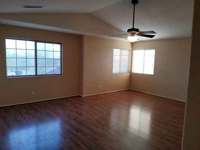 Building Photo - 4 Bedroom + Loft