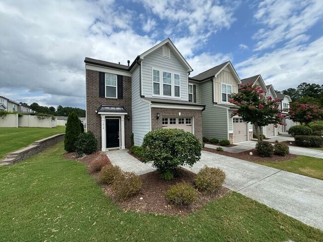 Building Photo - Charming Townhome in Prime Durham Location