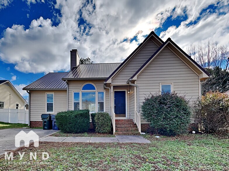 Primary Photo - 1205 Spruce Dr