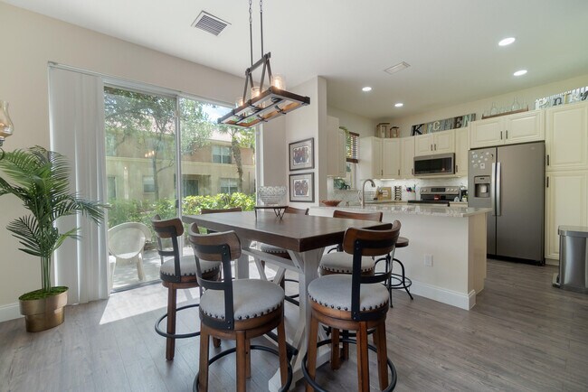 Building Photo - 123 Wakulla Springs Way