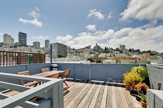 Building Photo - 2130 Mason St