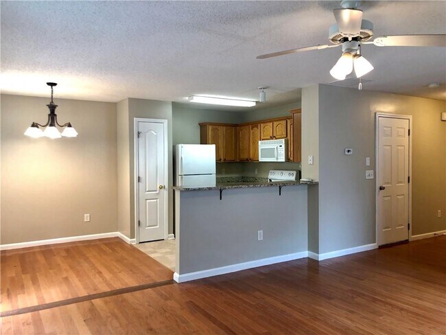 Building Photo - 260 Fox Creek Blvd