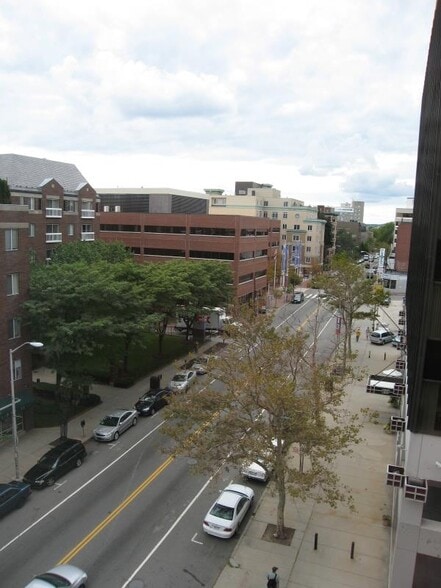 Building Photo - 931 Massachusetts Ave