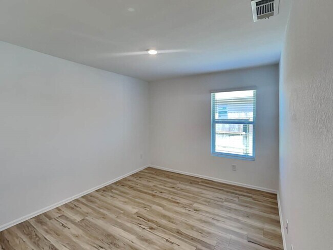 Building Photo - 22255 Stoney Ravine Dr