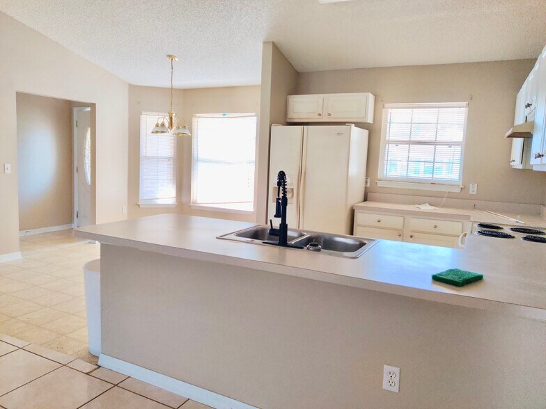 Building Photo - 921 Shenandoah Ave