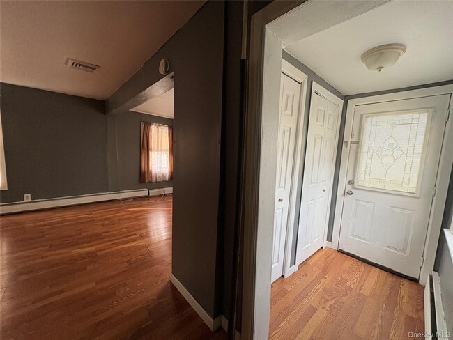 Building Photo - 10 Glenwood Ave