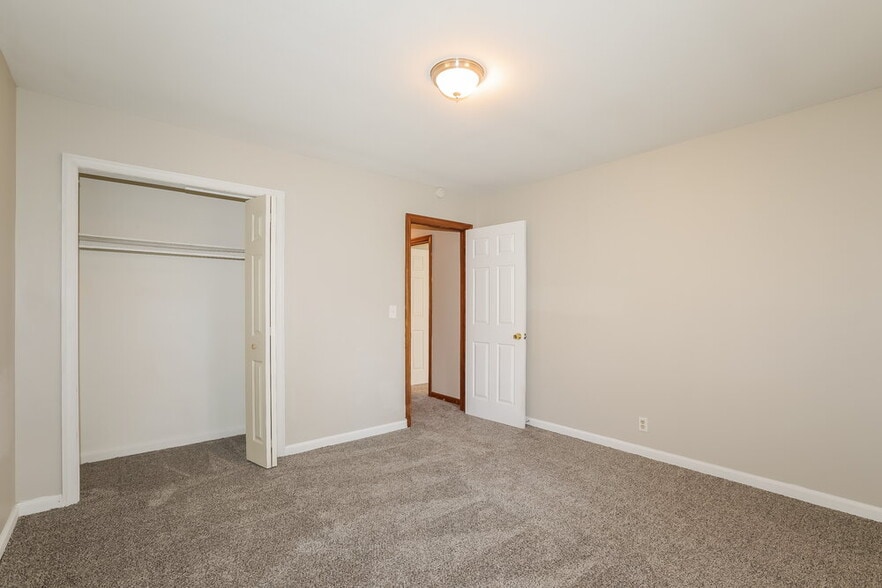 Building Photo - 2147 Camp Cir SW