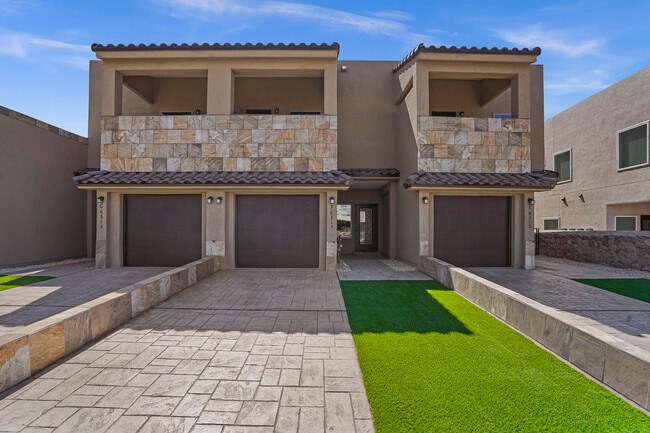 Building Photo - 6315 Escondido Dr