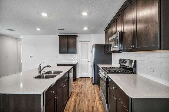 Building Photo - 7236 Dancing Wind Ln