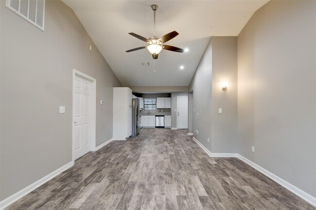 Building Photo - 3491 Balboa Cir