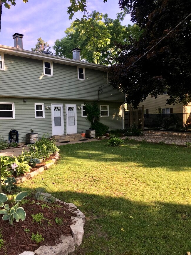 Building Photo - 11455 W Forest Home Ave