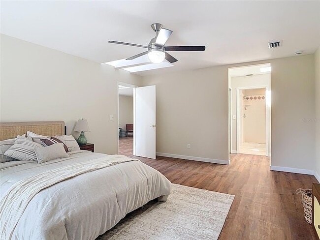 Building Photo - 289 Gull Dr S