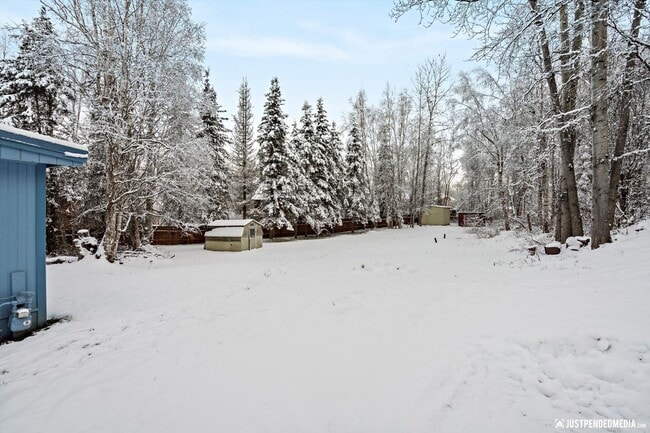 Building Photo - 20513 Scenic Dr