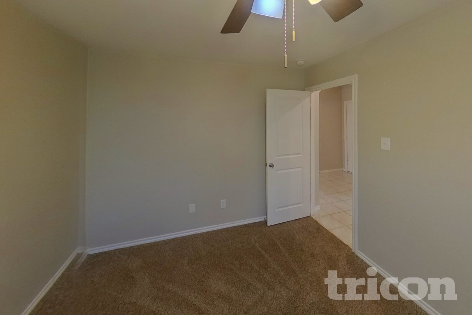 Building Photo - 1002 Meadow Wood Ln