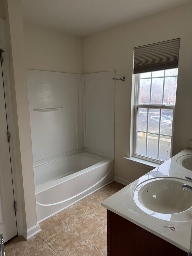 Building Photo - Upper Macungie 2 Bedroom 1.5 Bath end unit townhome for rent $1875/month