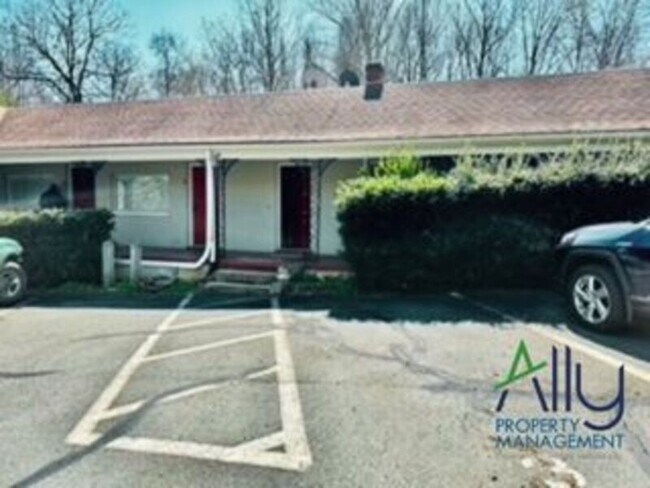 Primary Photo - 638 Ivy Hill Ln