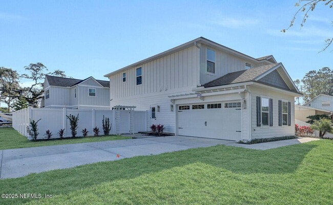 Building Photo - 1328 6th Ave N