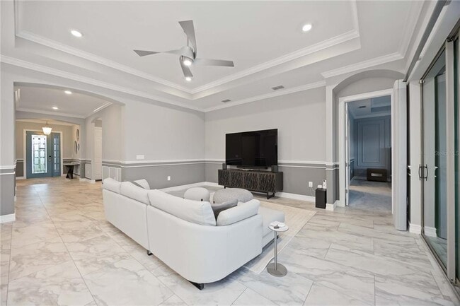 Building Photo - 645 Maraviya Blvd