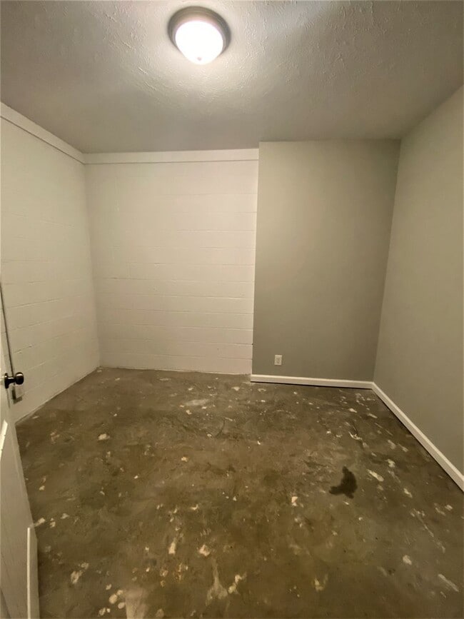 Building Photo - 4 Bedroom Pet Friendly Home For Rent Over ...