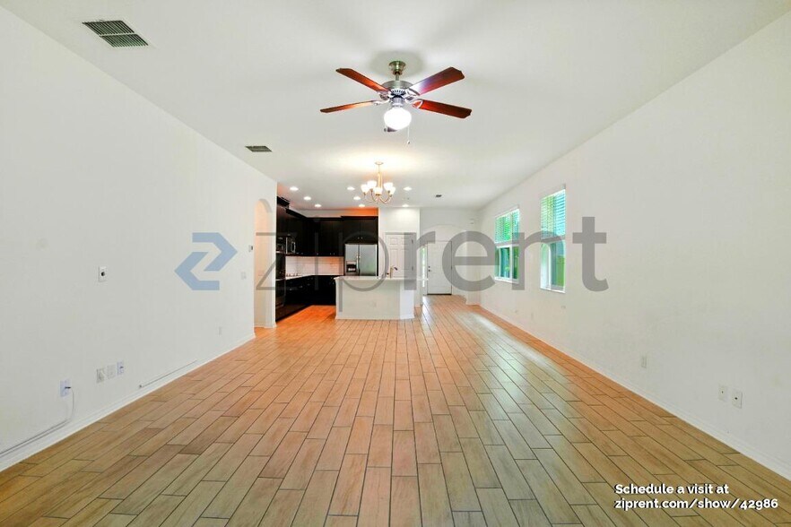 Building Photo - 10749 Pleasant Knoll Dr