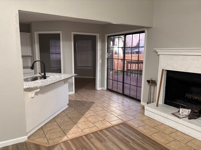 Building Photo - 3402 W Center St