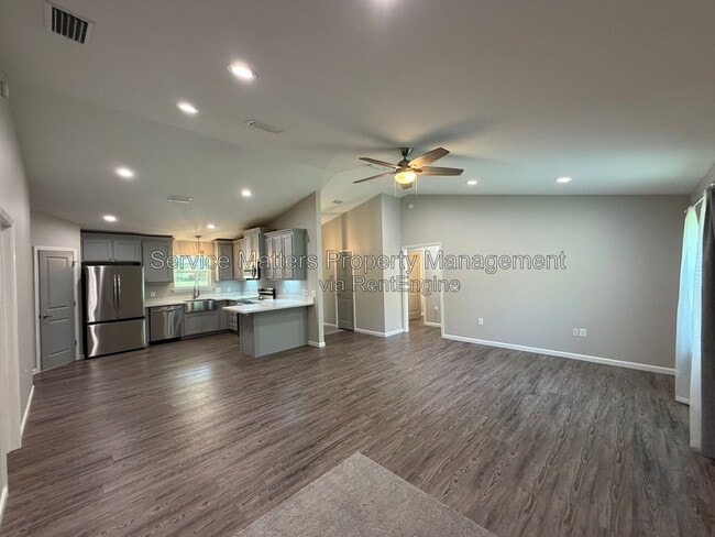 Building Photo - 5553 Riviera Dr