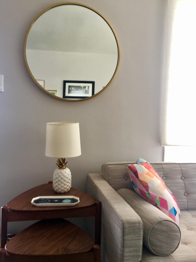 Building Photo - 514 N Van Ness Ave