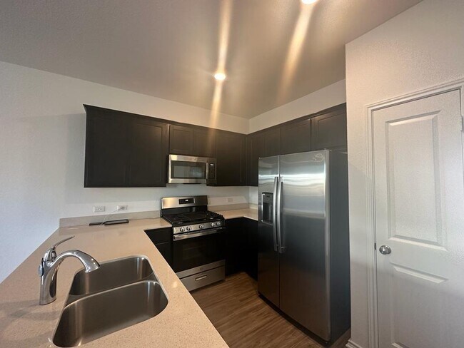 Building Photo - 358 Mica Trl