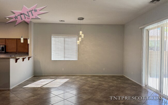 Building Photo - Home in Granville HOA ~ COMP HOLD