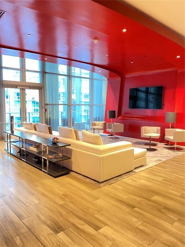 Building Photo - 1100S S Miami Ave