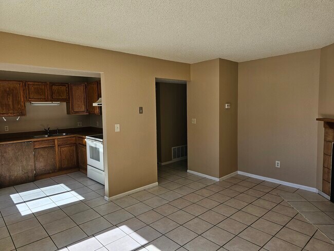 Building Photo - 3480 Cochran Dr