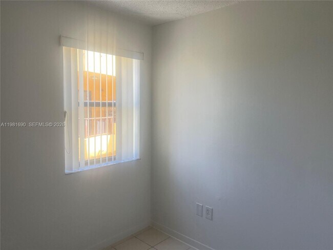 Building Photo - 590 NW 114th Ave