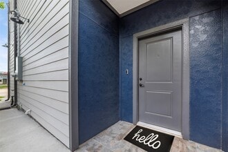 Building Photo - 837 W Little York Rd