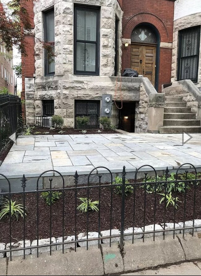 Primary Photo - 1536 17th St NW