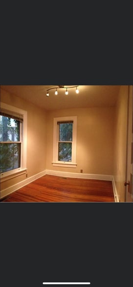 Building Photo - 616 SE 3rd St