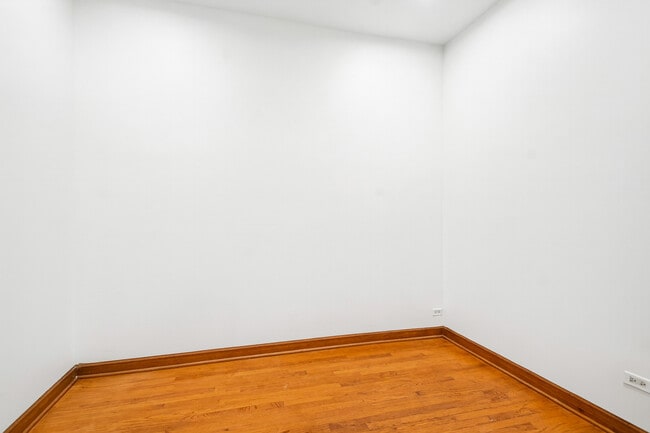 Building Photo - 2336 W Taylor St