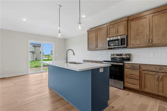 Building Photo - {17756} Brand New Reverse 1.5 + Finished Basement + Community Pool