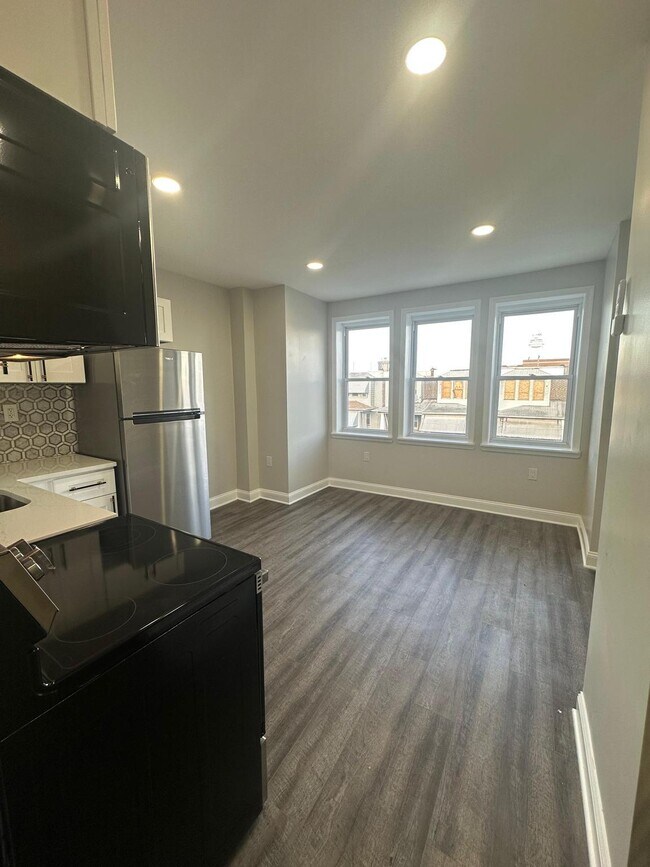 Building Photo - 3536 Kip St