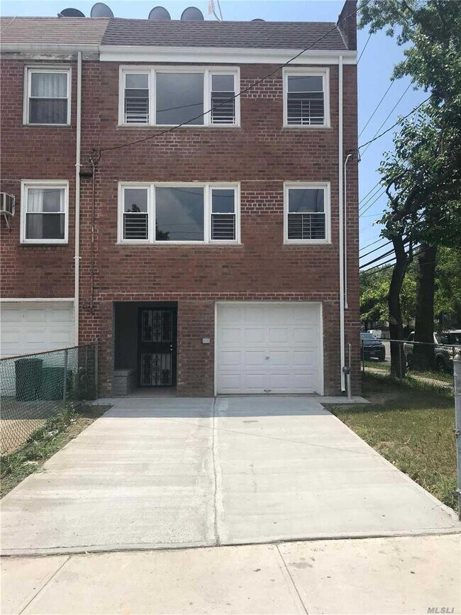 23502 Hillside Avenue 23502 Hillside Avenue Queens NY 11427