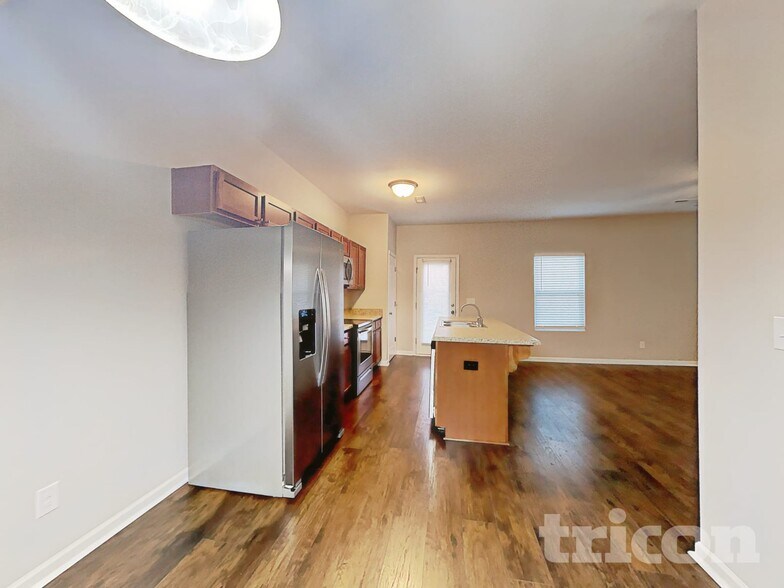 Building Photo - 817 Alta Wy